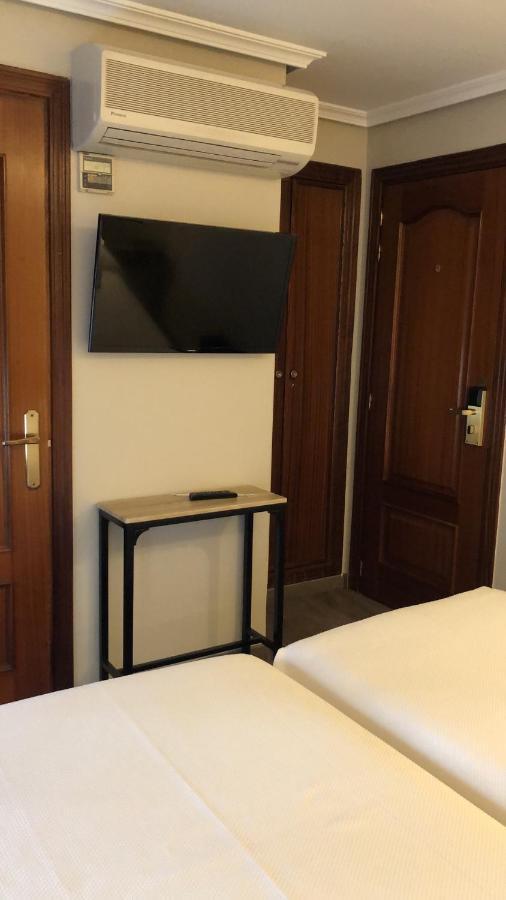 Hostal Astoria Madrid Bagian luar foto