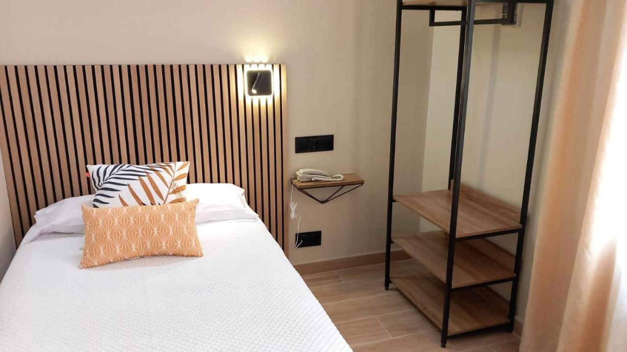 Hostal Astoria Madrid Bagian luar foto