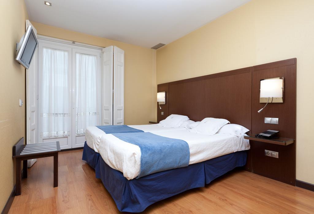 Hostal Astoria Madrid Bagian luar foto