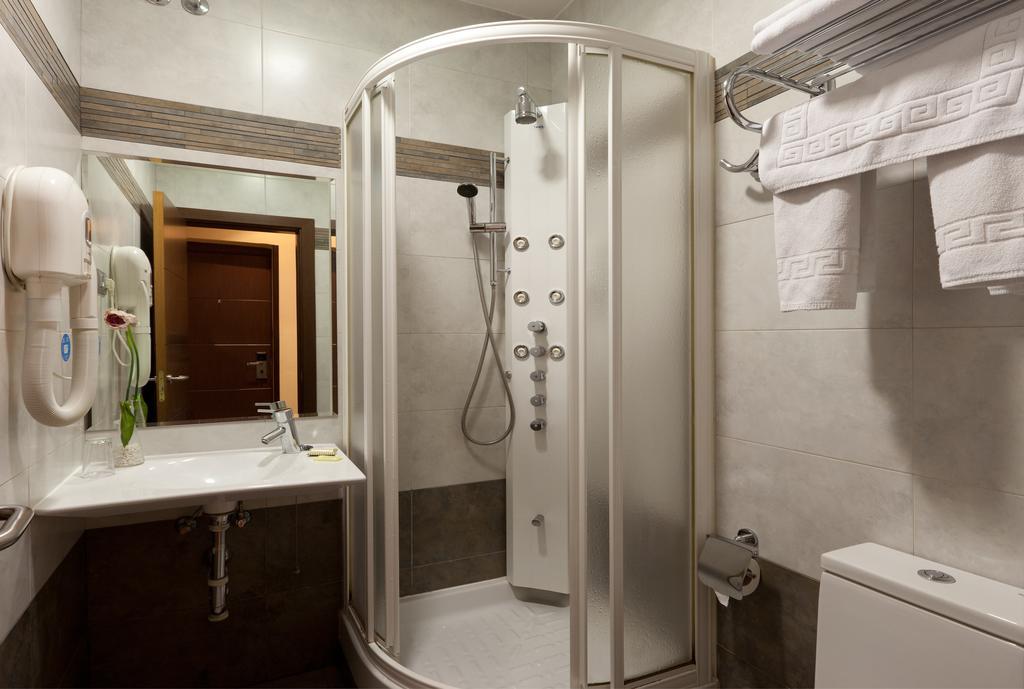 Hostal Astoria Madrid Bagian luar foto