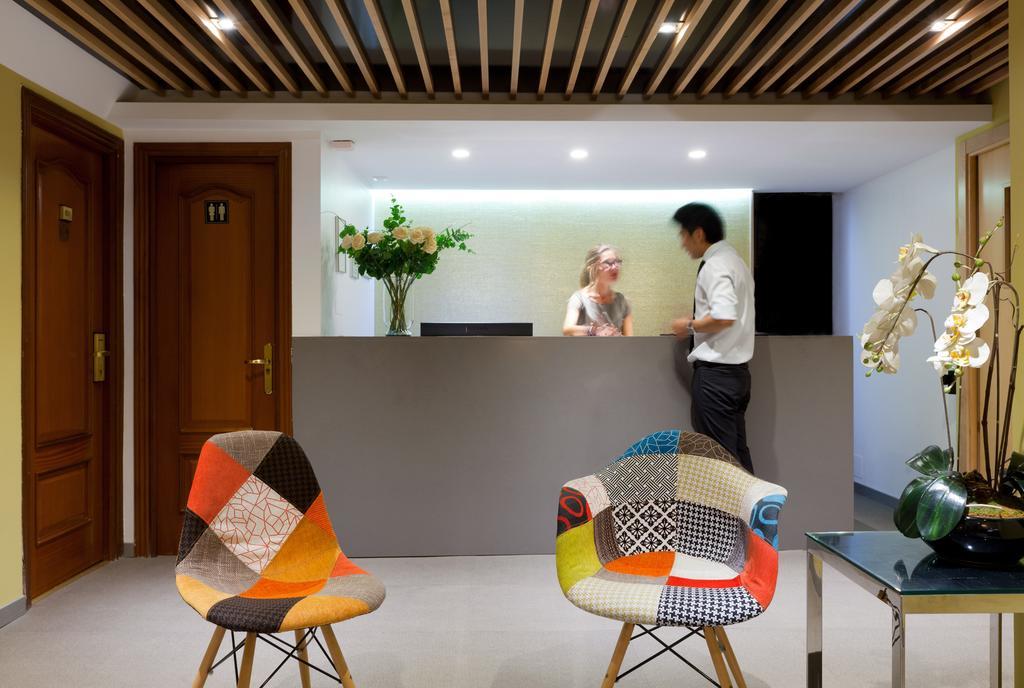 Hostal Astoria Madrid Bagian luar foto